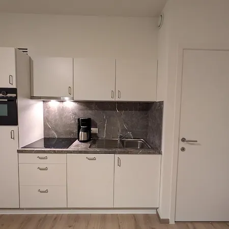 New Modern In The Heart Of T73 דירה